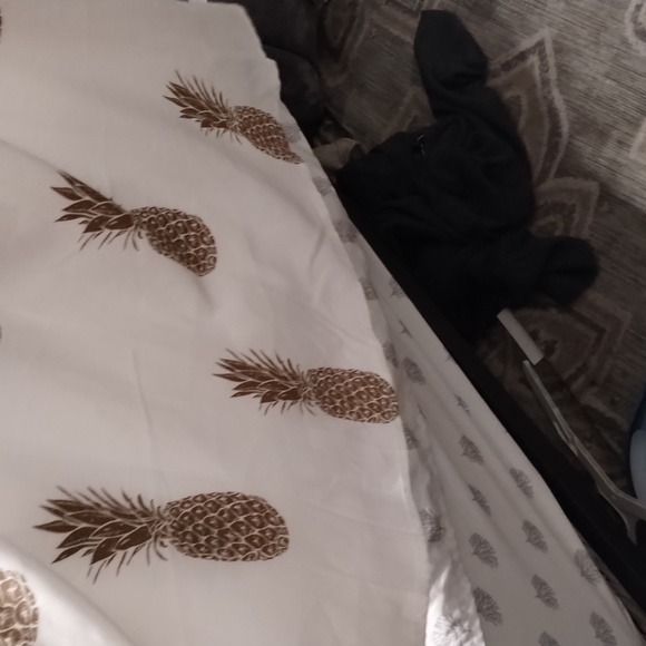 Pineapple with Lace sleeved dress - Picture 4 of 4